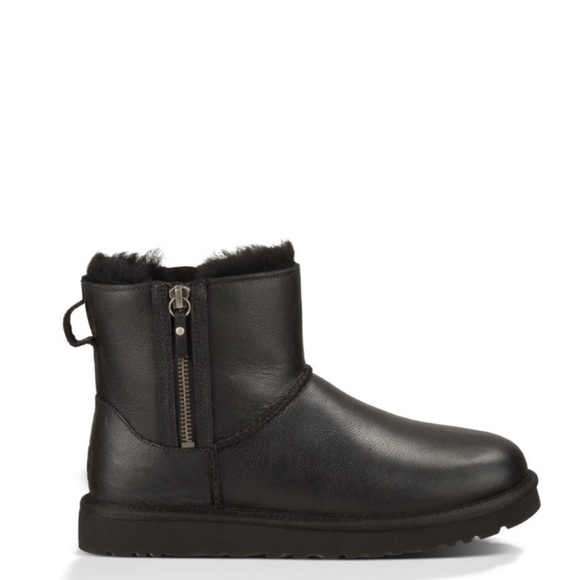 UGG Women's Classic Zip Mini Black Pre-loved - Picture 6 of 17